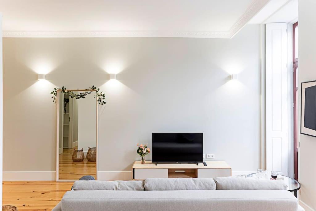 Historical Sunny Marques - With Ac! Apartament